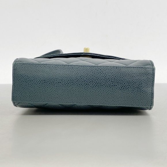 CHANEL Green Caviar Leather Shoulder Bag - Picture 3 of 13